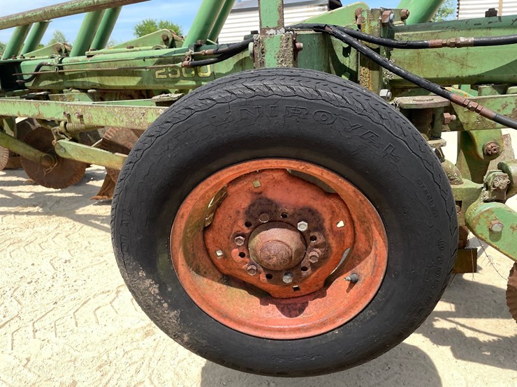 john-deere-2500-image-44