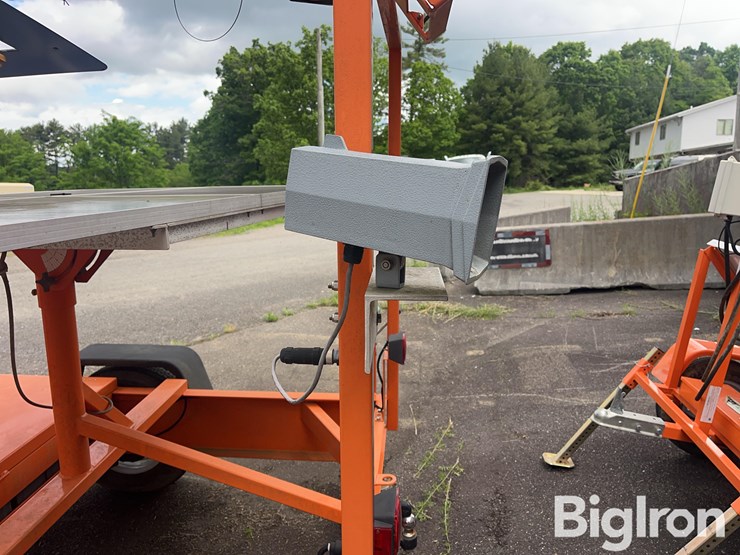 2014-north-american-traffic-ptl2.4x-portable-traffic-light-&-solar-chargers-image-19
