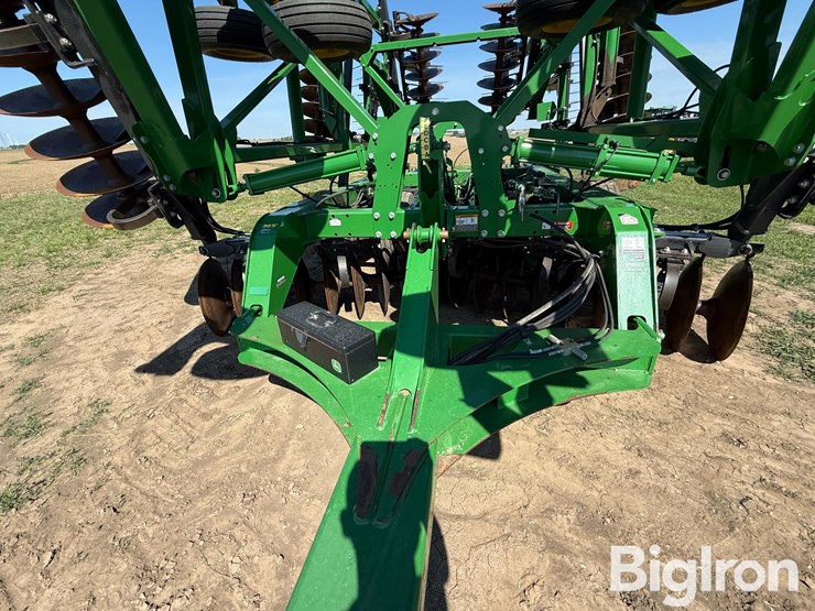 2016-john-deere-2623-image-12