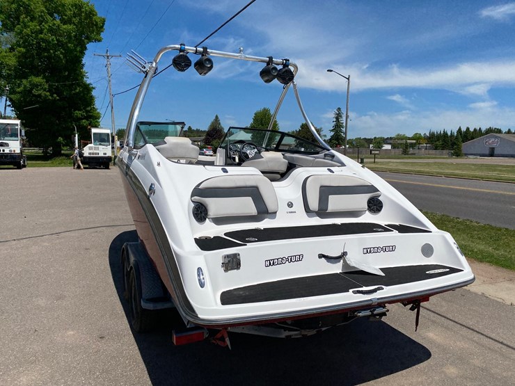 #7032-•-2014-yamaha-212ss-boat-with-trailer-(has-title)-(antigo,-wi)-image-7