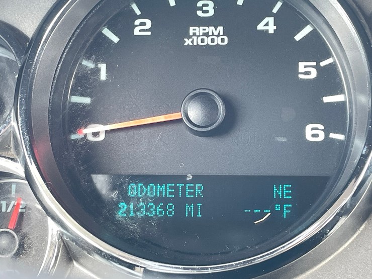 2010-chevrolet-silverado-1500-lt-image-126