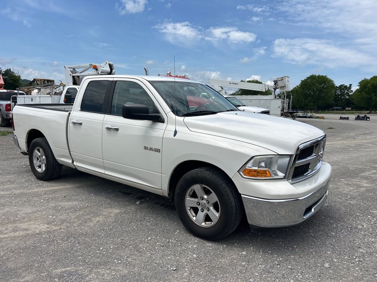 2009-dodge-ram-1500-image-4