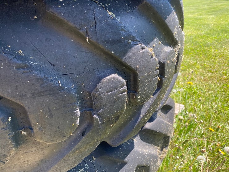 #7066-•-(4)-14.00-20-equipment-tires-on-rims-(deerbrook,-wi)-image-11