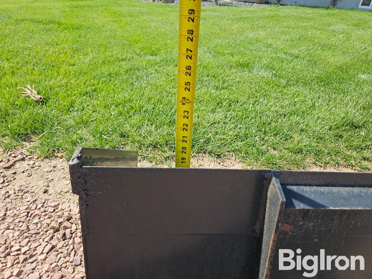 2025-72"-skid-steer-bucket-image-10
