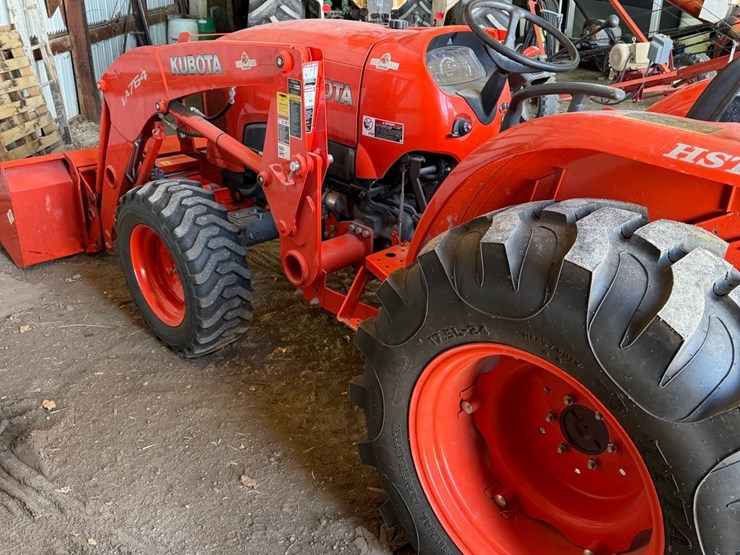 l-4600-kubota-mfd-tractor-with-loader,-237-hours-image-5