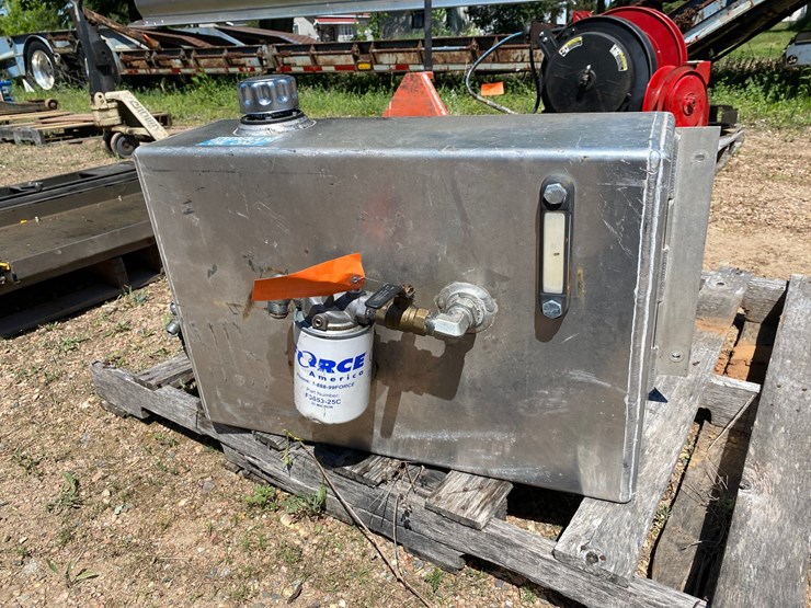 #7440-•-stainless-steel-hydraulic-tank-image-6