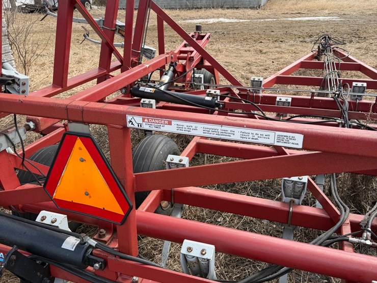 wilrich-47’-quad-5--field-cultivator,-tri-fold,-double-spring-shanks,-nice-shape,-￼note:-top-is-not-folded-down-in-photos,-but-will-image-13