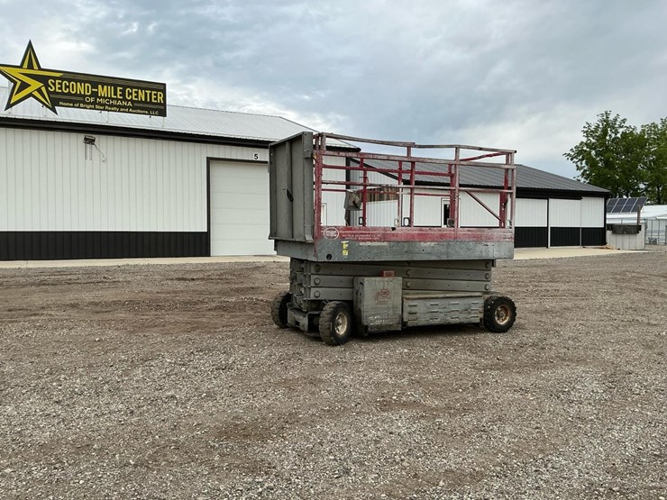 #1301-•-mec-254ht-scissor-lift-image-1