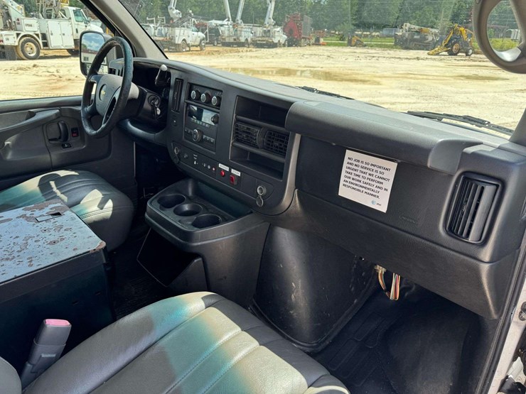2014-chevrolet-express-g2500-image-13