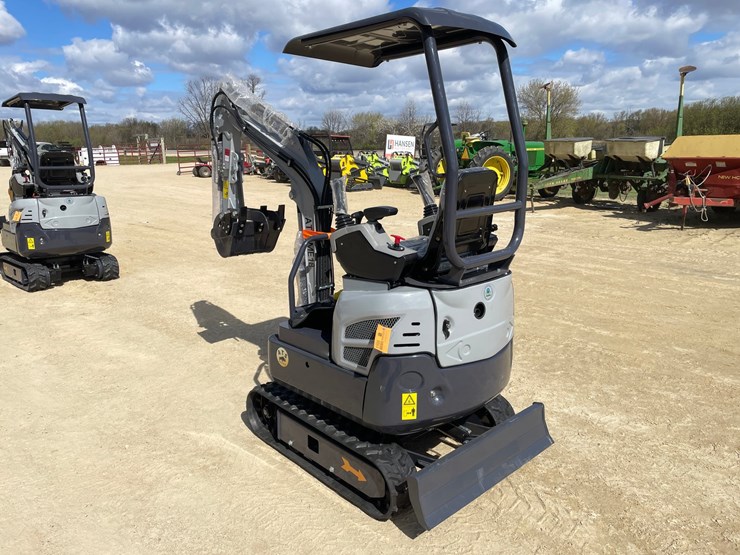 #1109-•-new-ats-me18-mini-excavator-image-4