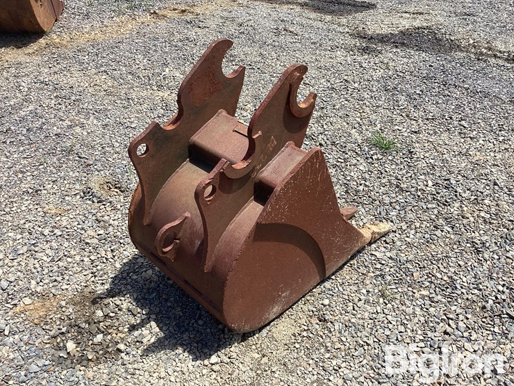kubota-23"-excavator-bucket-image-5