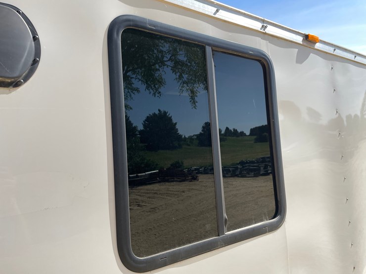 #412-•-2012-middlebury-16'-enclosed-trailer-(has-wi-title)-image-14