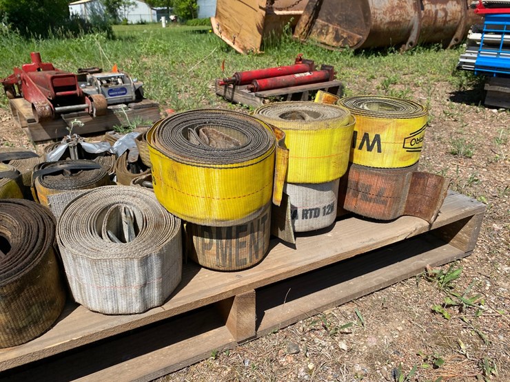 #7432-•-pallet-of-2"-ratchets-and-4"-straps-(antigo,-wi)-image-13