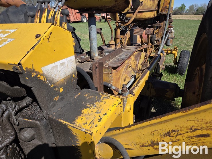 1952-massey-ferguson-222-image-18