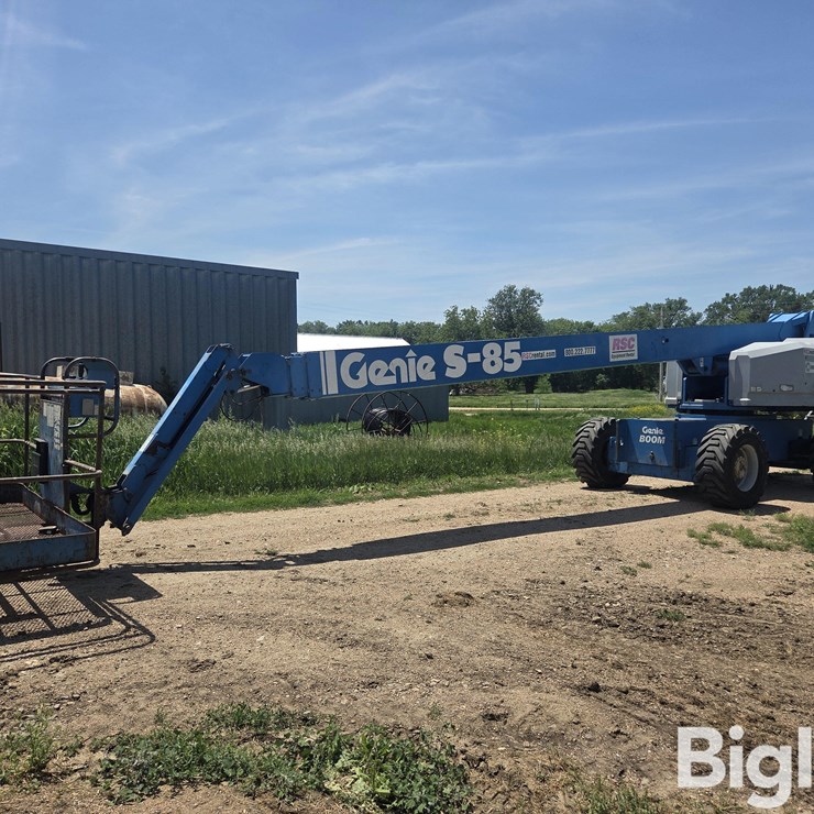 1998 GENIE S85