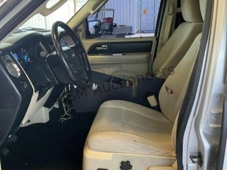 2015-ford-expedition-image-21