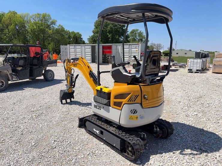 2026-me20-diesel-mini-excavator,-s/n-05359a-image-3