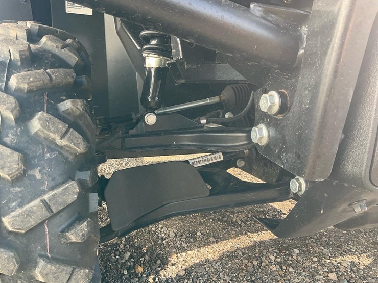 2024-john-deere-gator-image-14
