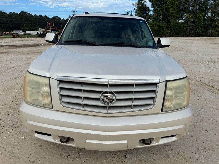 2005-cadillac-escalade-image-5