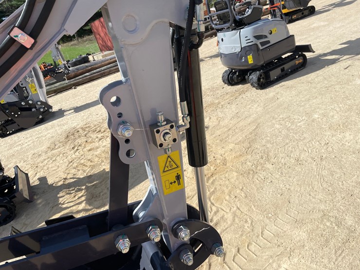 #1108-•-new-ats-me18-mini-excavator-image-19