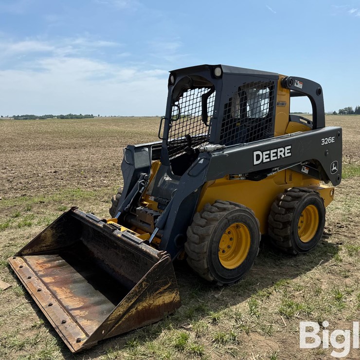 2015 DEERE 326E