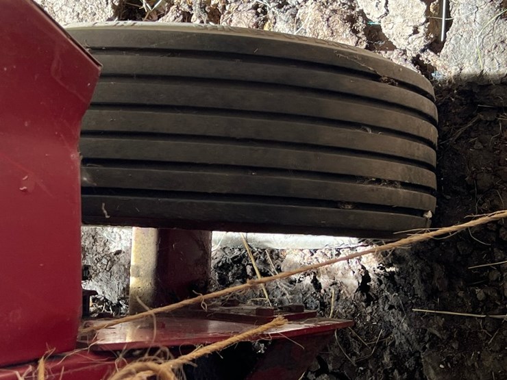 new-holland-310-image-19