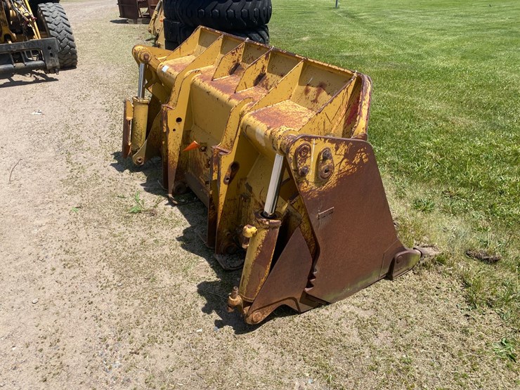 #7075-•-88"-4-in-1-loader-backhoe-bucket-(deerbrook,-wi)-image-5