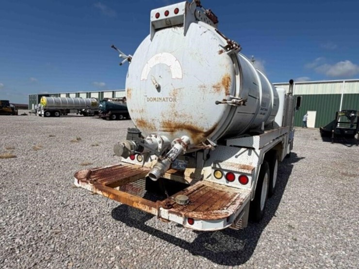 1992-peterbilt-379-image-5