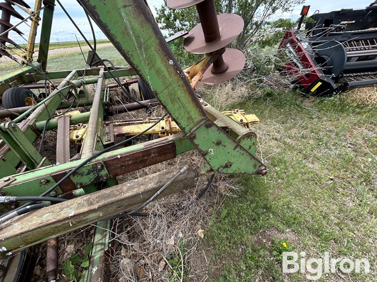 john-deere-230-image-10