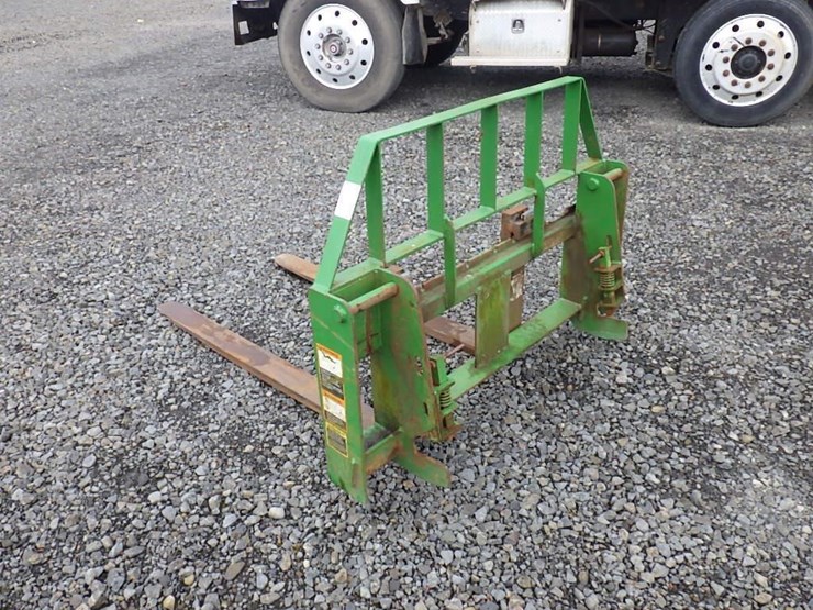john-deere-210-image-4