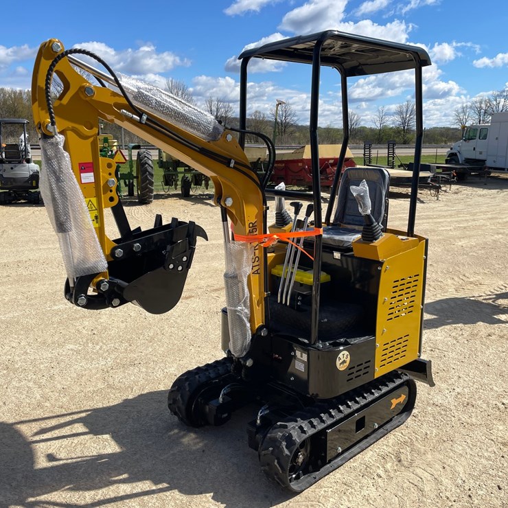#1103 • New ATS-RT15R Mini Excavator