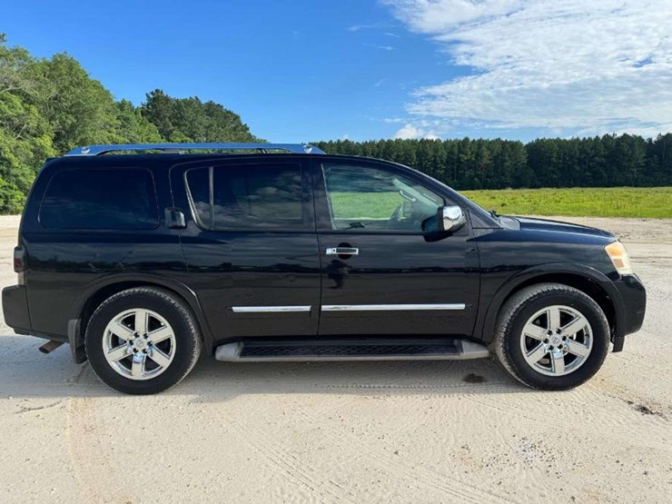 2014-nissan-armada-image-7