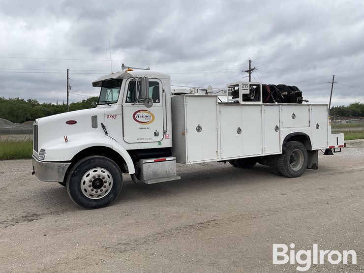 2001-peterbilt-330-image-1