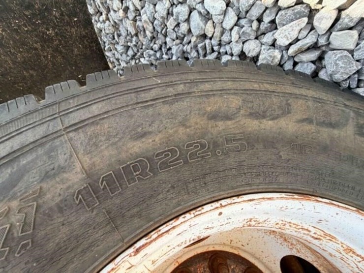2005-international-durastar-4300-image-23