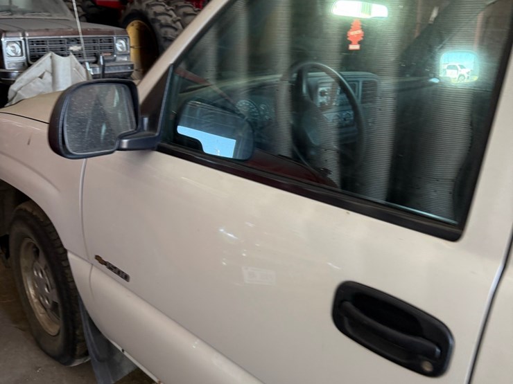 2002-chevy-1/2-ton-long-box-2wd-pickup,-6-cyl-gas,-automatic-transmission-image-27