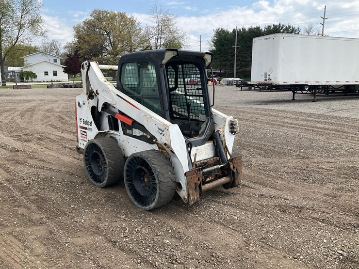2014-bobcat-s570-image-3