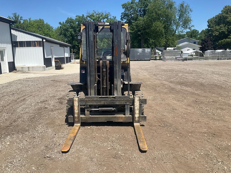 #1377-•-1997-yale-gdp100-forklift-image-10