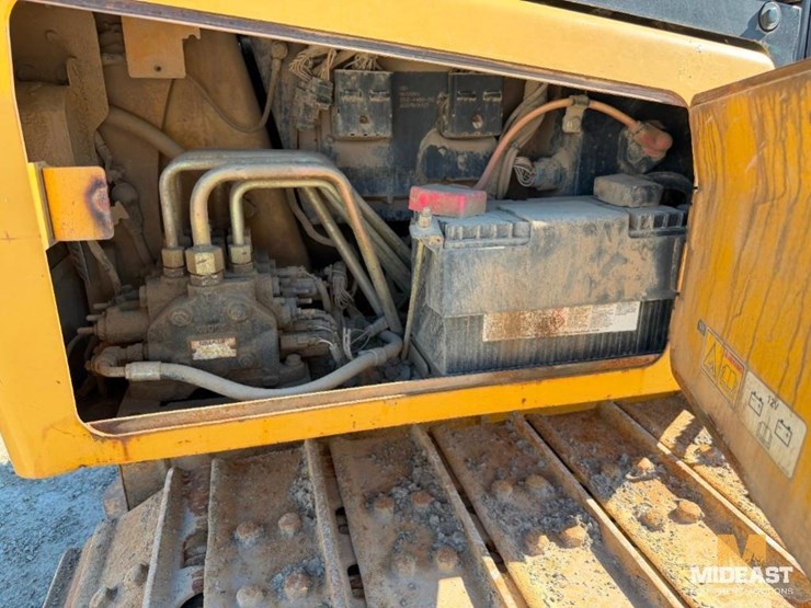 caterpillar-d5k-image-24