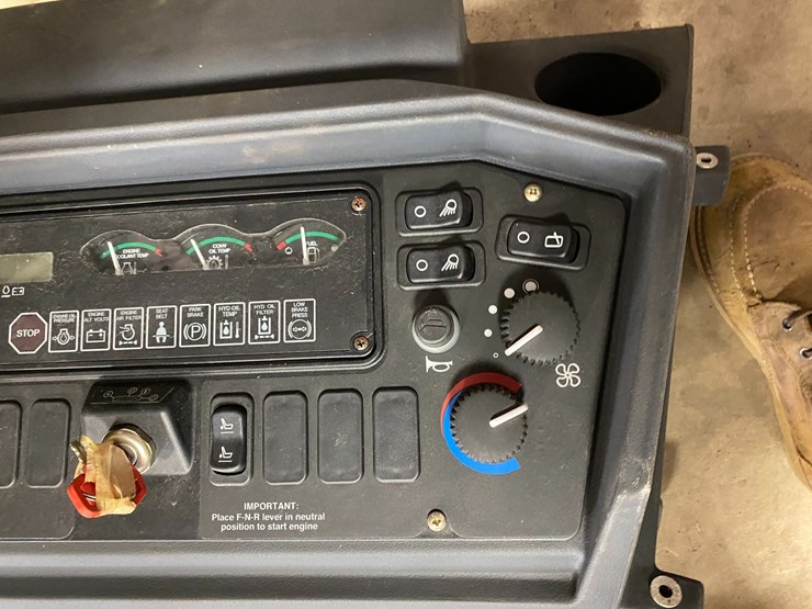 #7513-•-john-deere-new-takeoff-dash-and-control-center-(antigo,-wi)-image-5