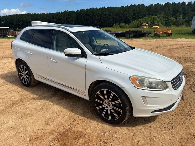 2016-volvo-xc60-image-4