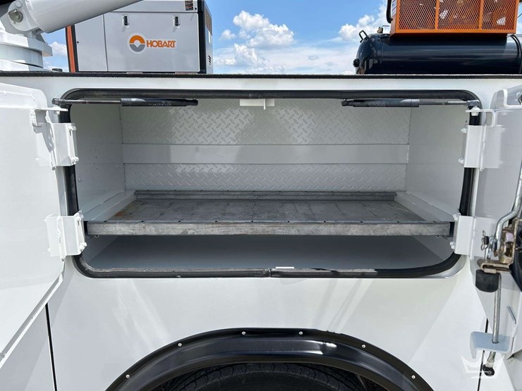 2024-chevrolet-silverado-5500hd-image-34