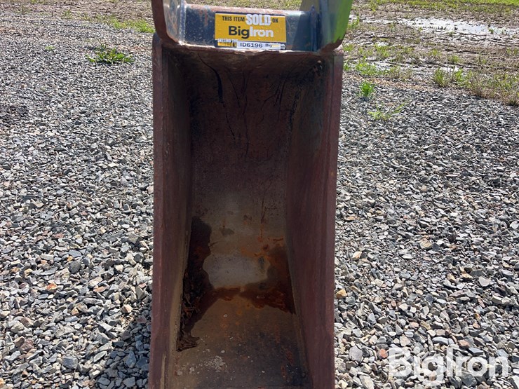 caterpillar-12-image-11