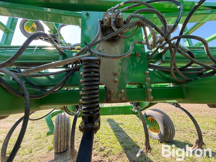 2014-john-deere-2210-image-20