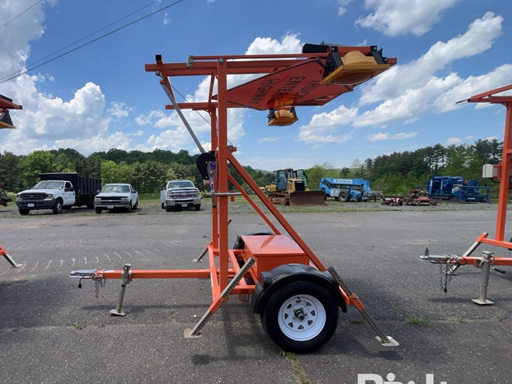 2023-wanco-traffic-control-trailered-caution-sign-image-8