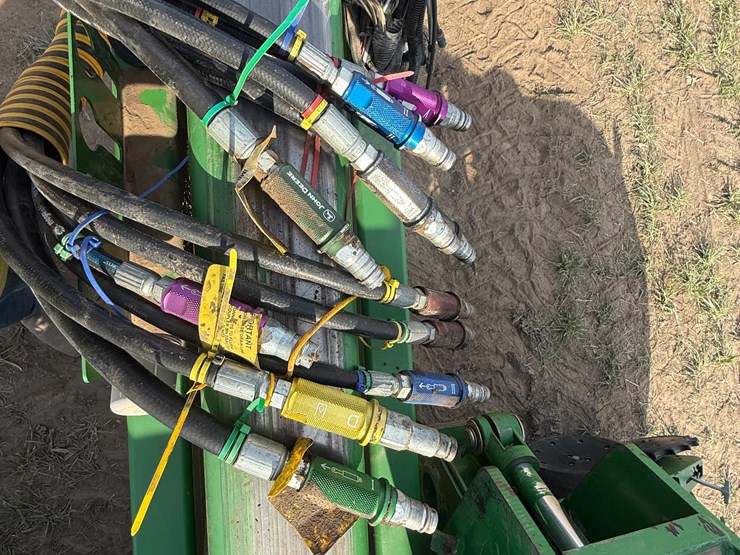 2011-john-deere-1770nt-ccs-image-10
