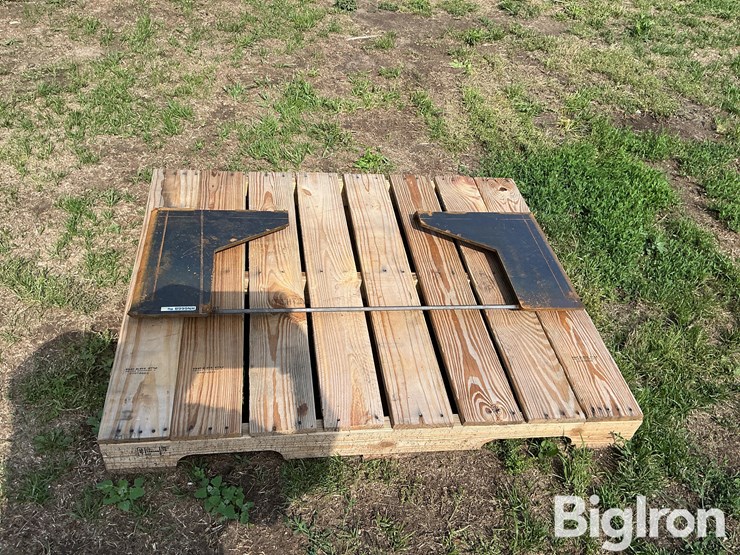 wolverine-qmp1-16-10t-skid-steer-plate-image-6