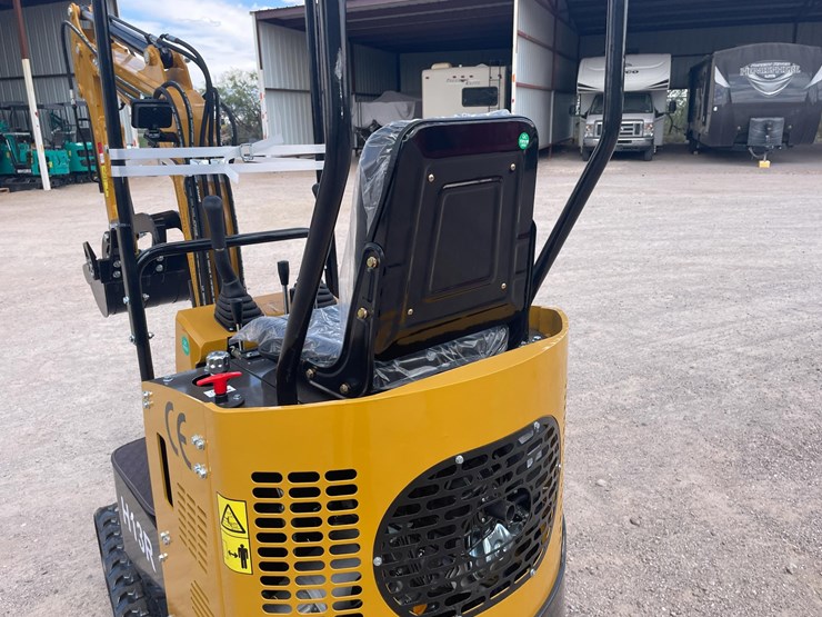 #2650-•-unused-cfg-mini-excavator-image-39