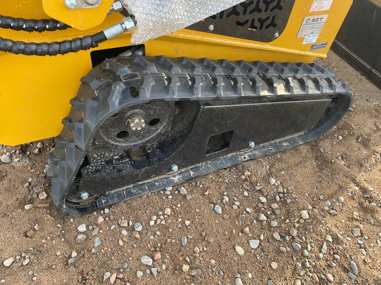 #2009-•-2026-agt-mx-crt23-compact-track-loader-image-9