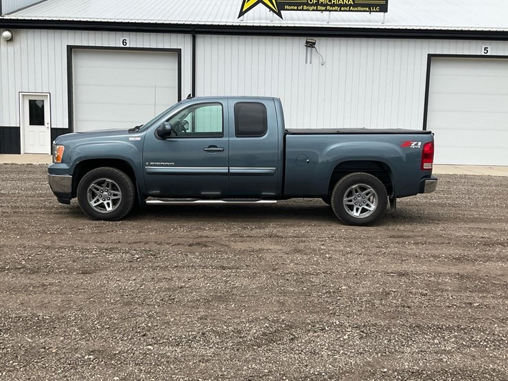 2009-gmc-sierra-1500-image-2