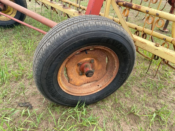 new-holland-256-image-30